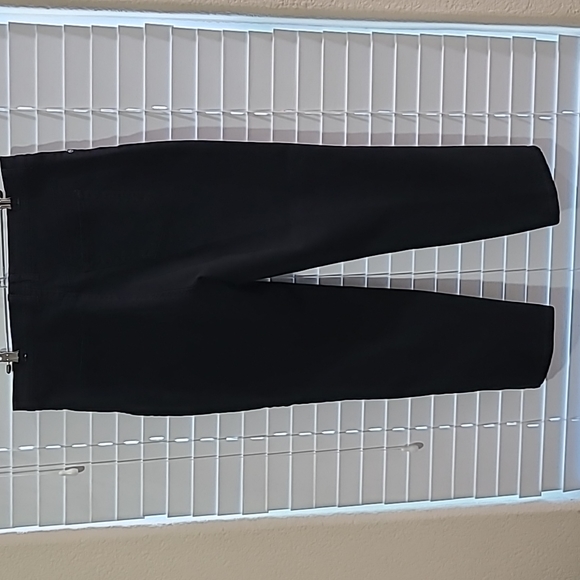 Gloria Vanderbilt "Amanda" Black Jean. Size 14 PETITE - Picture 4 of 9